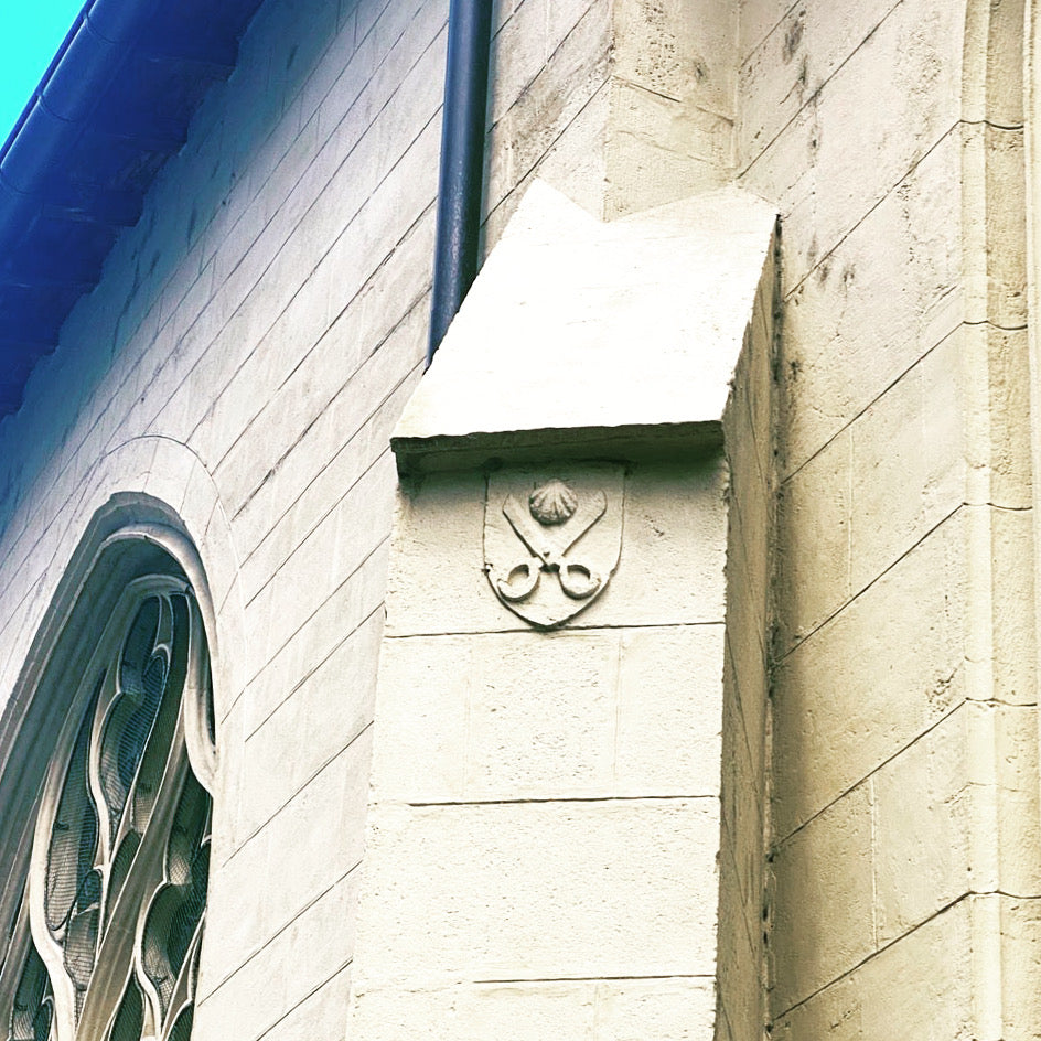 Scissor carving on the facade of the Église Saint-Bonaventure church in Lyons, France